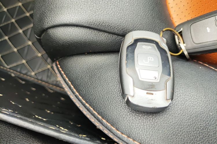 比亚迪 宋 2016款 2.0TID 自动豪华型中控内饰11