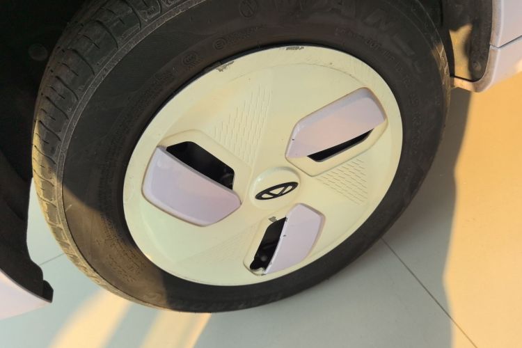 奇瑞 QQ冰淇淋 2022款 120km 甜筒 磷酸铁锂车身外观6007