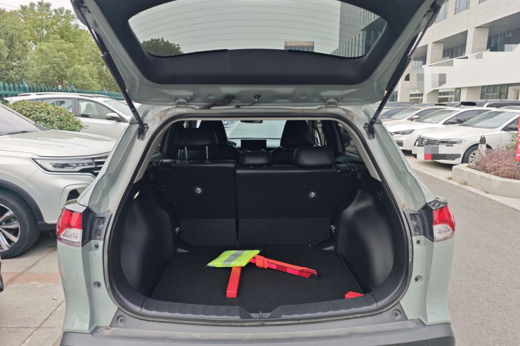 丰田 卡罗拉锐放 2023款 2.0L 精英版机舱底盘23