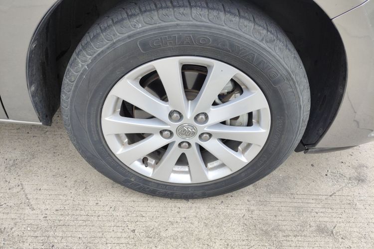 别克GL8 2017款 25S 豪华型 国V车身外观10