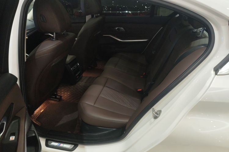 宝马3系 2024款 325Li M运动套装中控内饰21