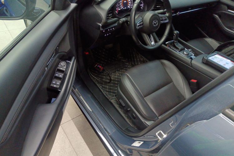 马自达3 昂克赛拉 2023款 2.0L 自动质臻版中控内饰7003