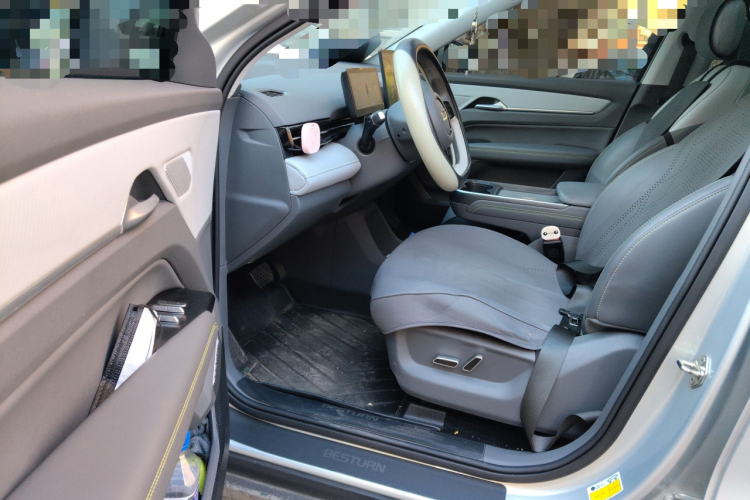 奔腾 悦意03 2025款 565km 乐享版中控内饰20