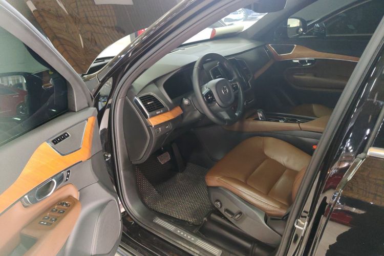 沃尔沃XC90 2021款 B5 智行豪华版 5座中控内饰7003