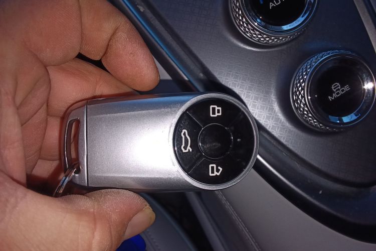 欧拉闪电猫 2022款 705km 长续航版中控内饰7001