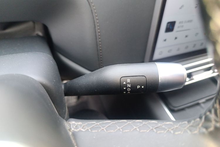 理想汽车 理想L7 2023款 Air中控内饰18