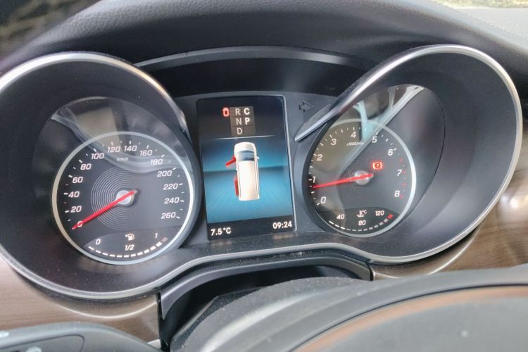 奔驰V级 2021款 V 260 L 长轴距尊贵版中控内饰14