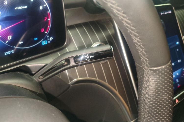 奔驰C级 2023款 改款 C 260 L 运动版中控内饰18