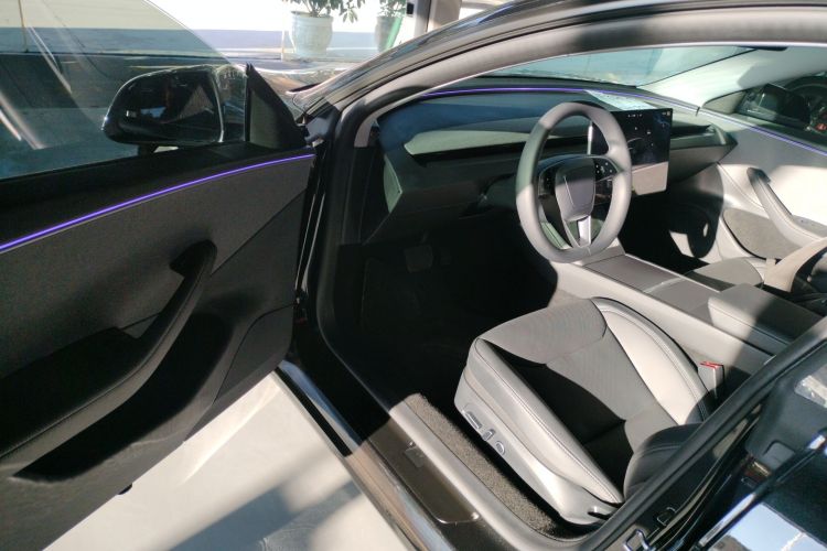 特斯拉 Model 3 2025款 后轮驱动版中控内饰7003