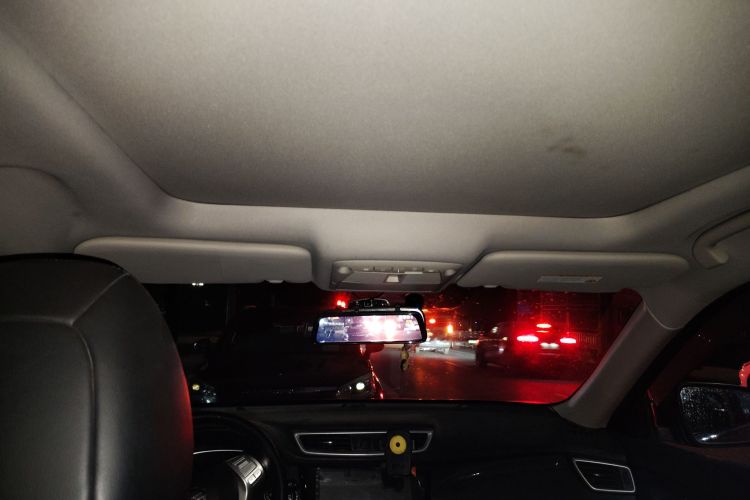 日产 奇骏 2014款 2.5L CVT豪华版 4WD中控内饰22