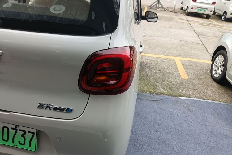 五菱汽车 宏光MINIEV 2025款 四门版 进阶款车身外观9