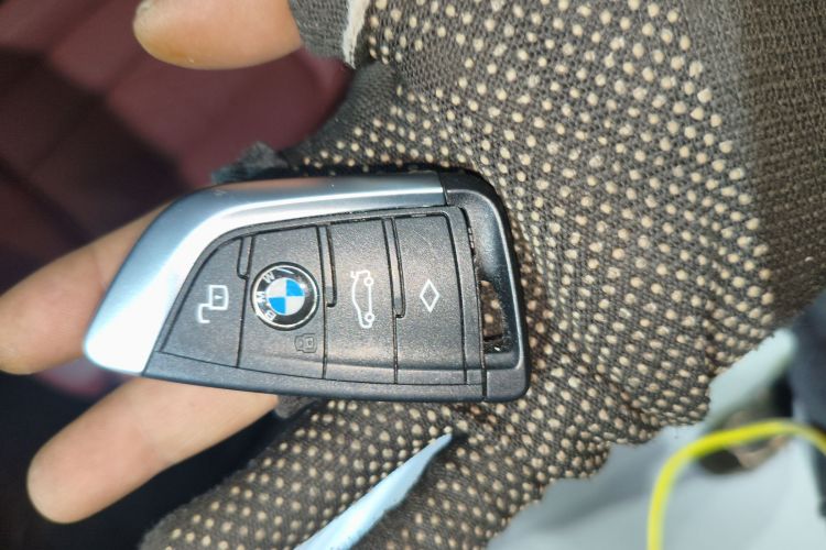 宝马3系 2023款 325Li M运动套装中控内饰11