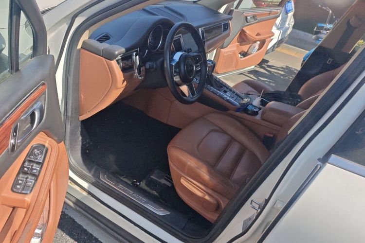 众泰SR9 2017款 2.0T 自动极致之路版中控内饰20