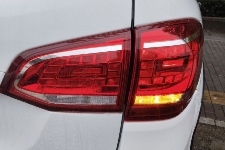 哈弗H6 2015款 运动版 1.5T 自动两驱豪华型车身外观9