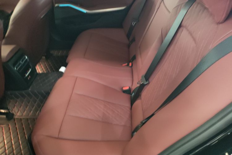 宝马3系 2025款 325Li M运动套装中控内饰21