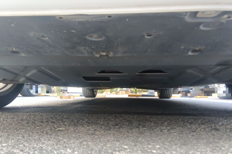 奥迪A4L 2018款 30周年年型 40 TFSI 时尚型局部细节9004