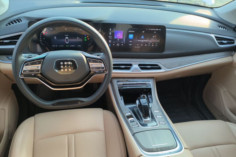 蓝电E5 2023款 1.5L DE-i 100KM臻享型 7座中控内饰12