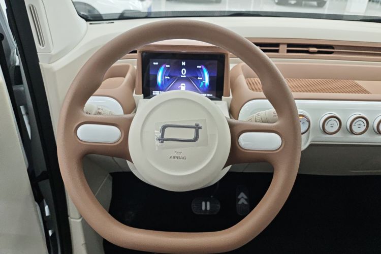 奔腾小马 2026款 222km 炫彩马中控内饰13