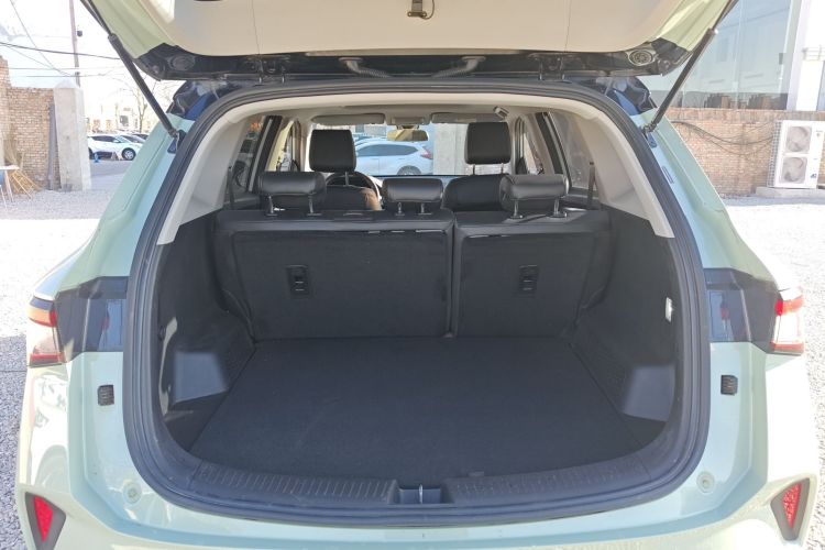 五菱汽车 五菱星辰 2021款 1.5T CVT星辉版机舱底盘23