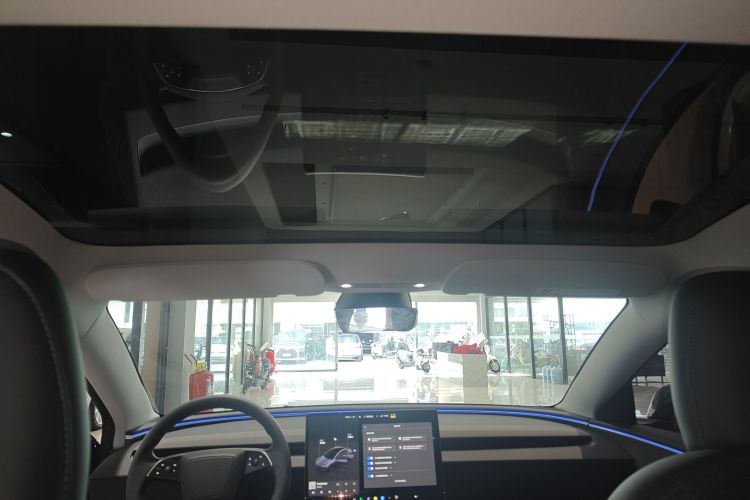 特斯拉 Model 3 2023款 后轮驱动版中控内饰22