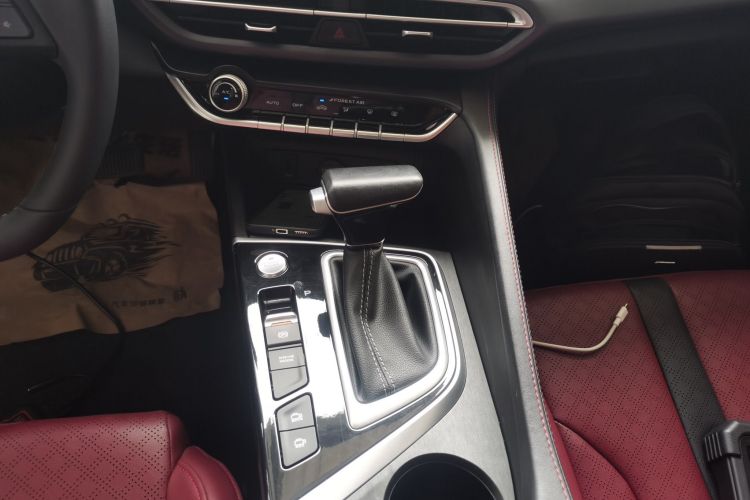 长安 逸动 2021款 PLUS 蓝鲸NE 1.4T GDI DCT尊贵型中控内饰18