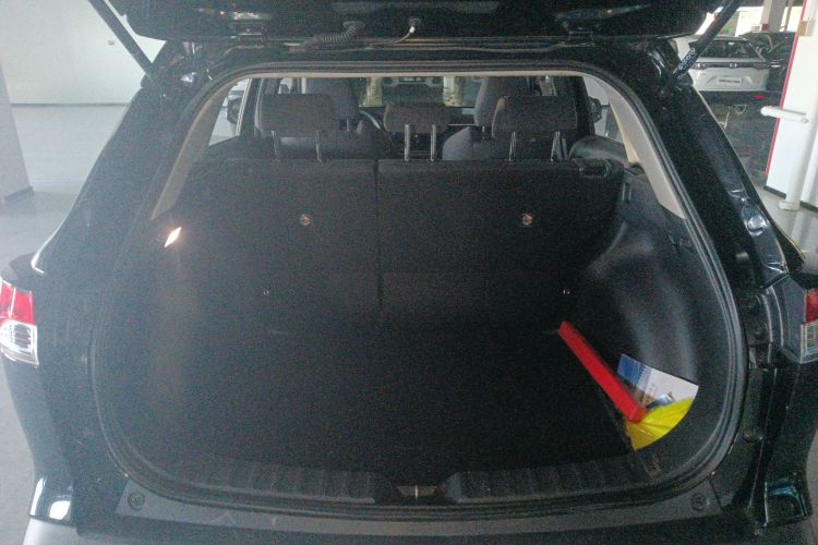 丰田 锋兰达 2023款 2.0L CVT精英版机舱底盘23