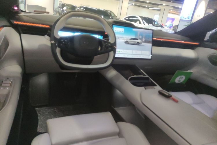 领克Z10 2024款 95kWh 702km四驱智驾Ultra中控内饰7002