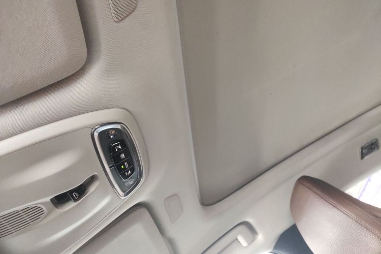 沃尔沃S90 2019款 T5 智远版中控内饰22