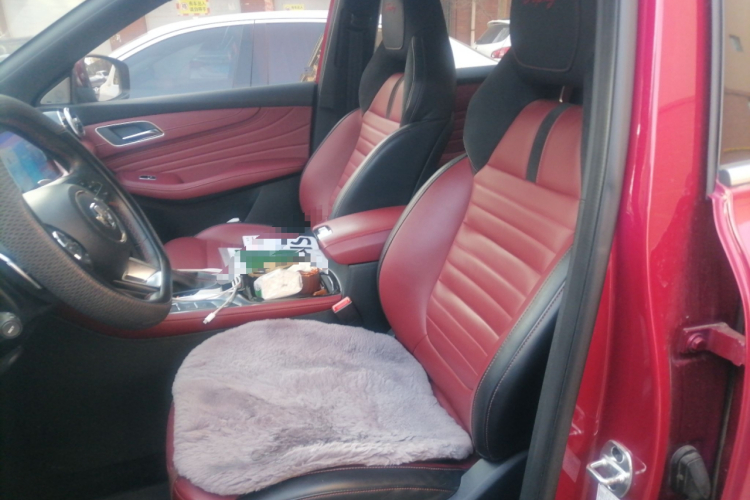 名爵HS 2018款 30T 自动四驱Trophy荷尔蒙超燃版 国V中控内饰19