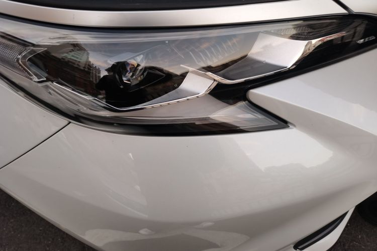 丰田 赛那SIENNA 2024款 2.5L混动 四驱尊贵版车身外观8