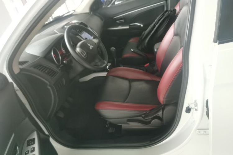 三菱 劲炫ASX 2016款 1.6L 手动两驱进取版中控内饰19