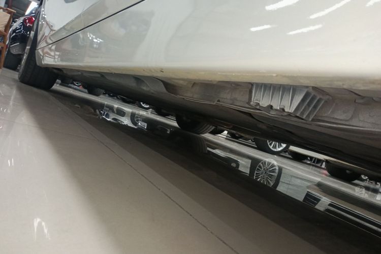 宝马5系 2017款 525Li 领先型局部细节9002