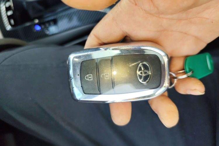 丰田 锋兰达 2022款 2.0L CVT豪华版中控内饰7001