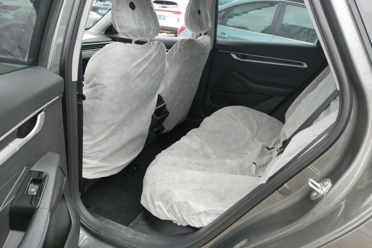 吉利汽车 帝豪 2025款 第4代 1.5L 手动龙腾版中控内饰7004