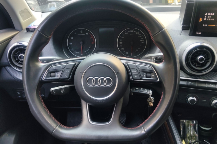 奥迪Q2L 2022款 35 TFSI 进取动感型中控内饰13