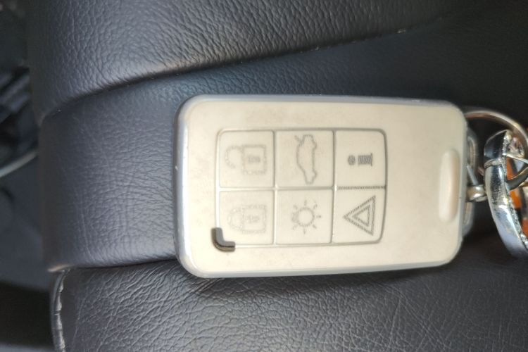 沃尔沃V40 2019款 T3 智逸版中控内饰11