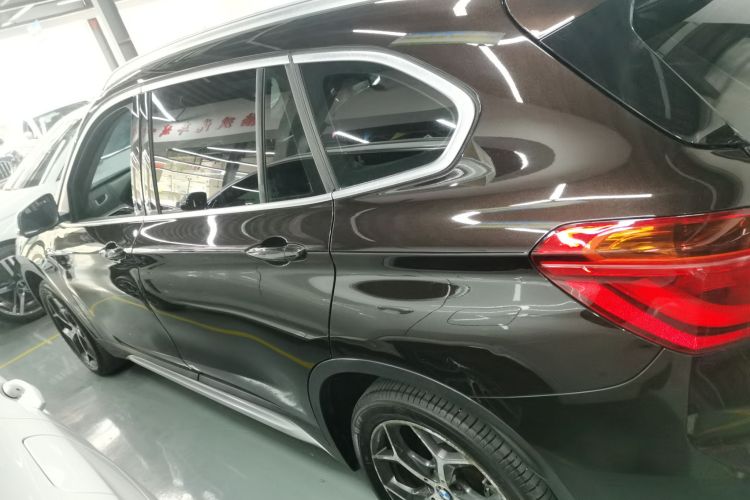 宝马X1 2018款 sDrive18Li 尊享型车身外观4