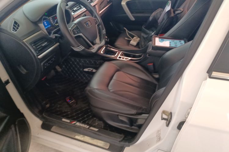 吉利汽车 帝豪 2017款 三厢百万款 1.5L CVT向上版中控内饰19