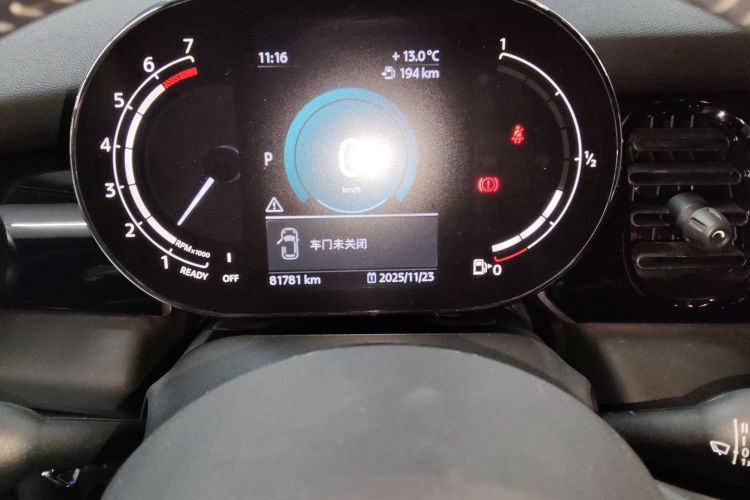 MINI 2022款 1.5T COOPER 艺术家 五门版中控内饰14