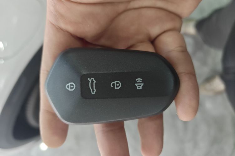 睿蓝汽车 睿蓝7 2024款 605km 荣耀版中控内饰11