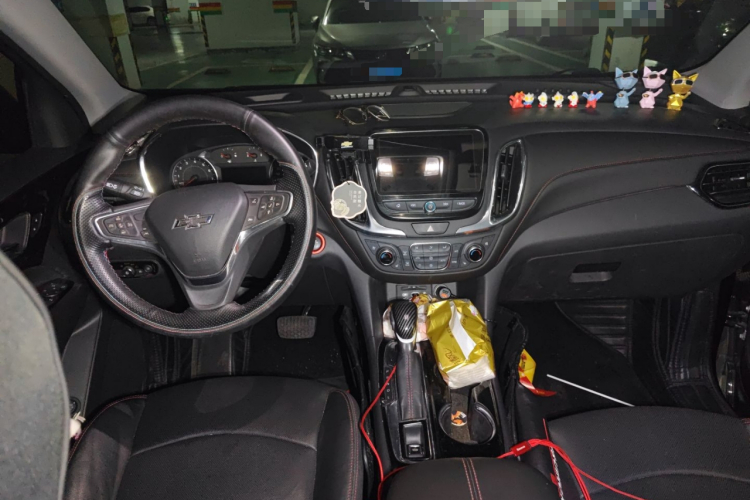 雪佛兰 探界者 2019款 Redline 550T 自动四驱捍界版RS 国VI中控内饰7002