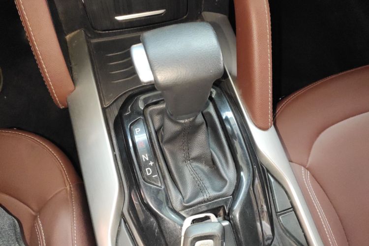 中华V6 2018款 1.5T 自动尊贵型局部细节18