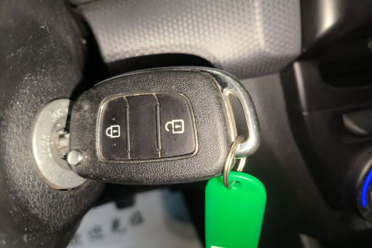 现代 瑞纳 2017款 1.4L 手动焕新版 国V中控内饰11