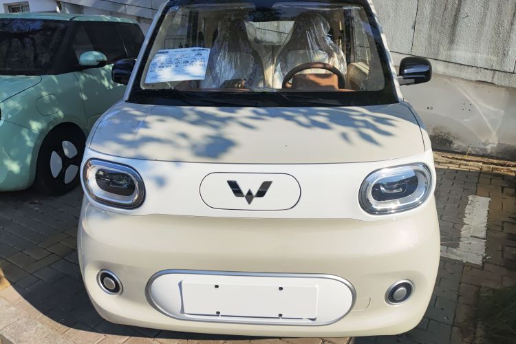 五菱汽车 宏光MINIEV 2024款 第三代 215km 青春版车身外观2