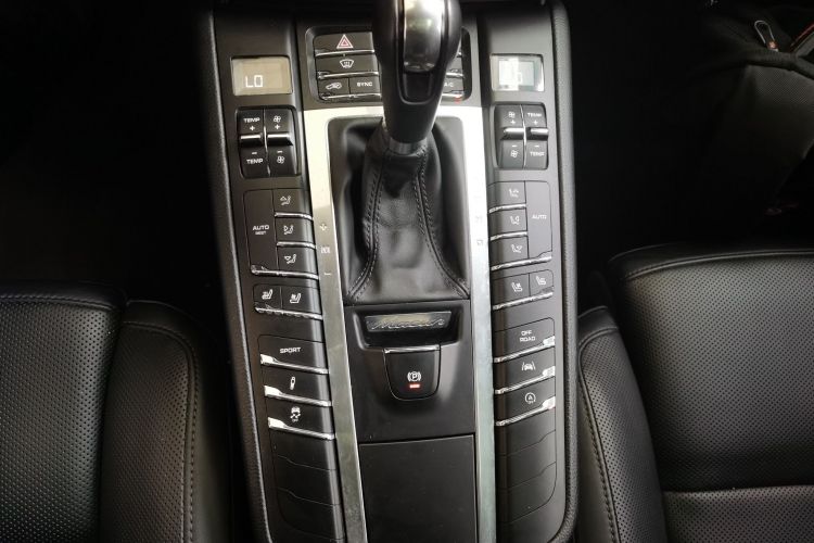 保时捷 2017款  Macan 2.0T中控内饰18