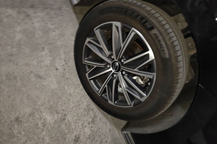 广汽传祺 传祺M8 2024款 大师系列 400T 至尊版车身外观10