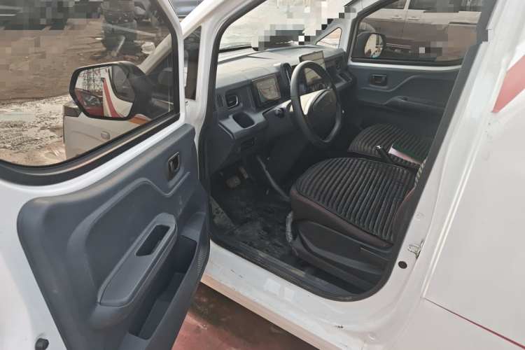 予风汽车 予风黄金仓 2025款 客车版 带慢充中控内饰20