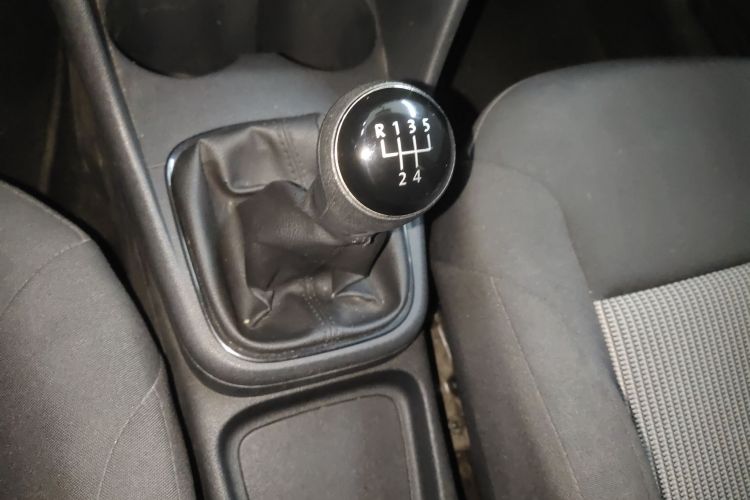 大众 Polo 2014款 1.4L 手动风尚版中控内饰18