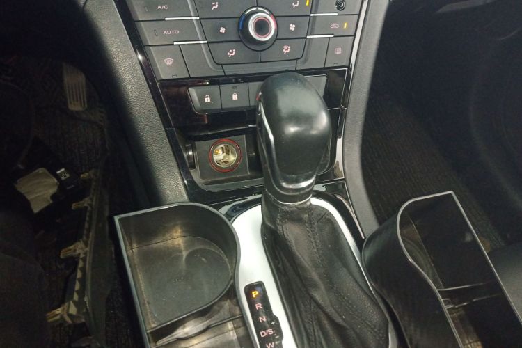 名爵 锐腾 2016款 1.5TGI TST豪华版中控内饰18