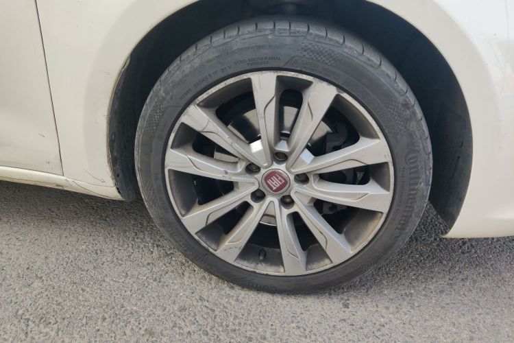 菲亚特 菲翔 2015款 1.4T 自动尊享版车身外观10